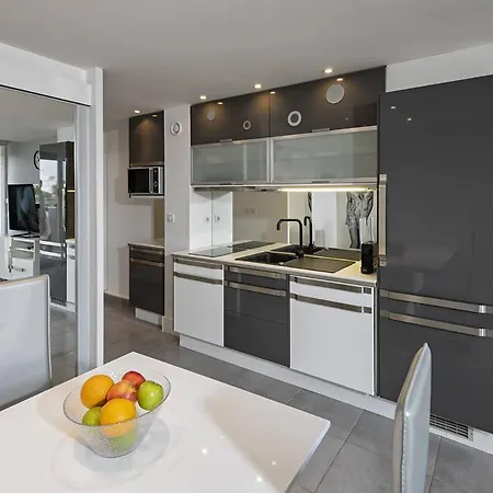 New York - Heliopolis O15 - Luxe - 2 Personnes * Agde